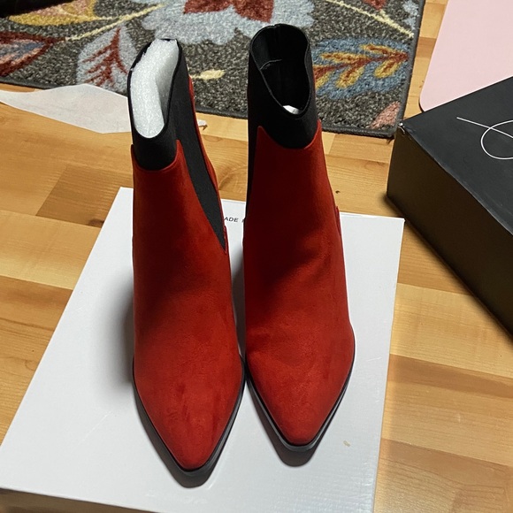 Midnight Velvet Red Suede Pointed Chelsea Ankle Boots - Picture 2 of 4
